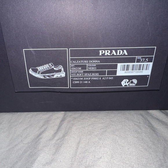Prada shoes - Picture 2 of 2
